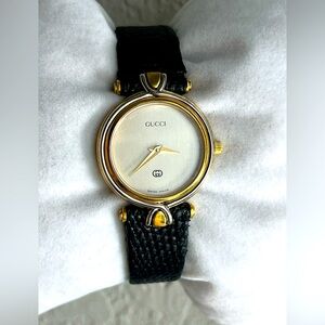 Gucci 4500L Gold Black ladies Watch.